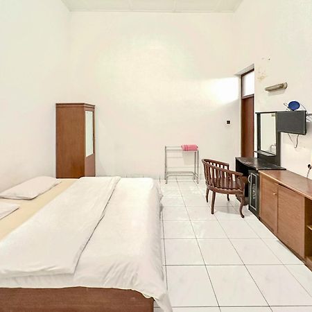 Hotel Dewi Sri Redpartner Yogyakarta Ngoại thất bức ảnh