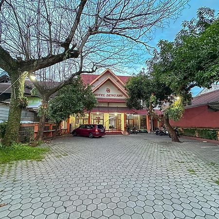 Hotel Dewi Sri Redpartner Yogyakarta Ngoại thất bức ảnh