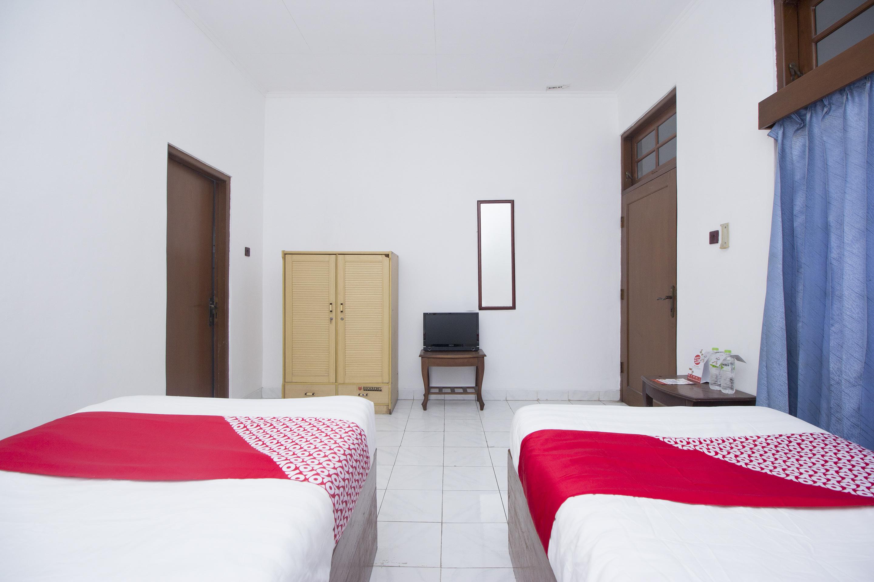 Hotel Dewi Sri Redpartner Yogyakarta Ngoại thất bức ảnh