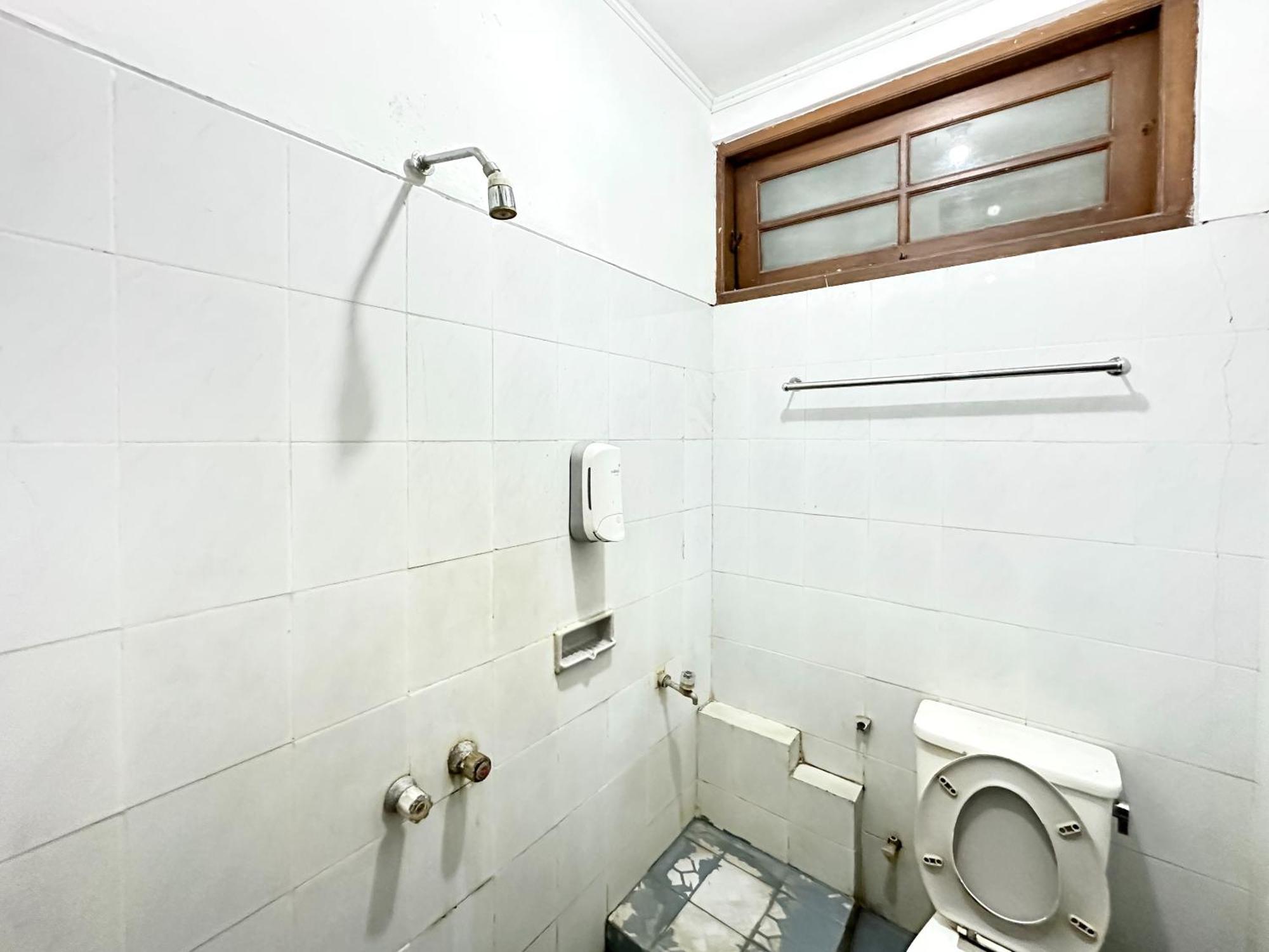 Hotel Dewi Sri Redpartner Yogyakarta Ngoại thất bức ảnh