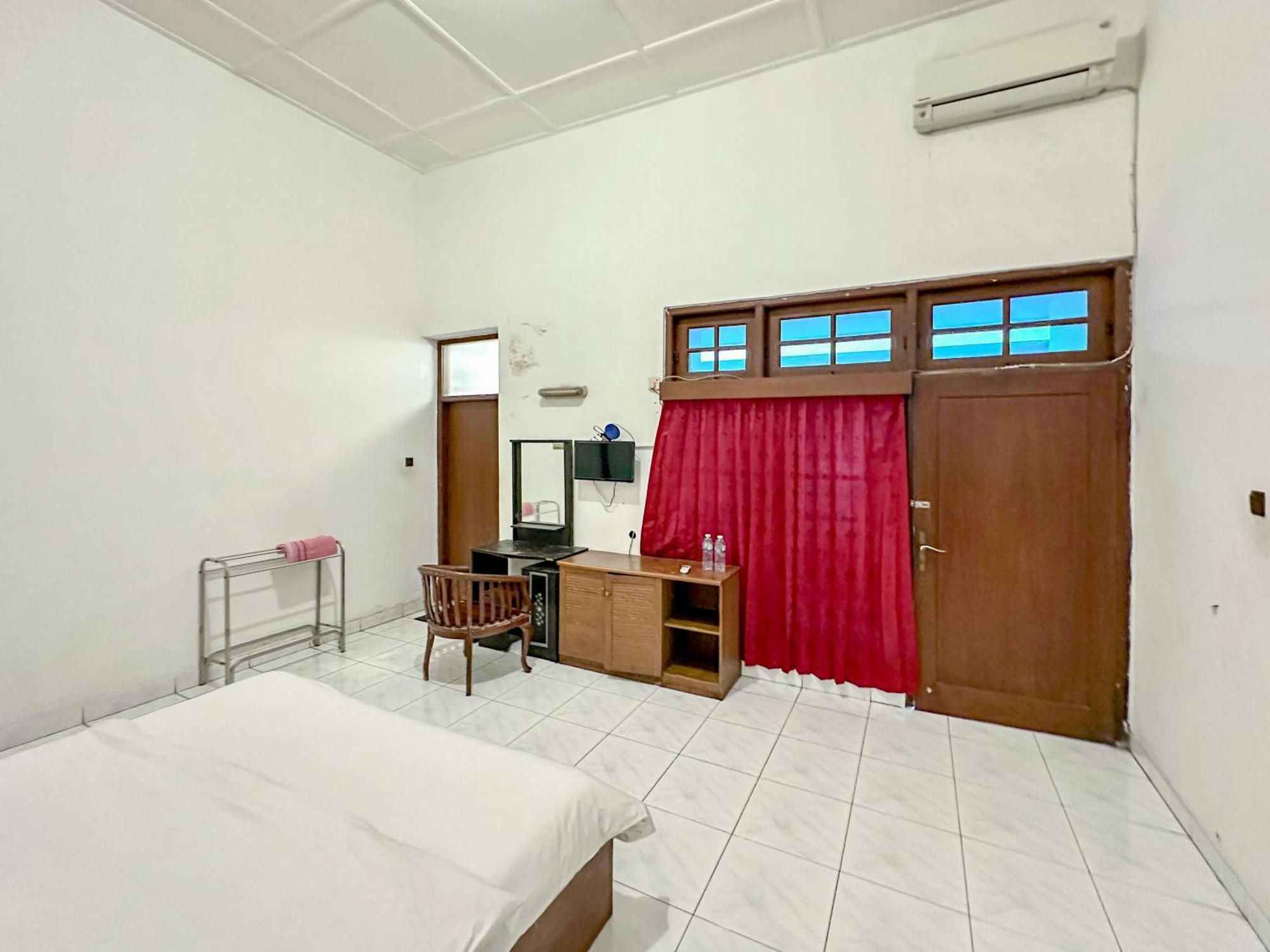 Hotel Dewi Sri Redpartner Yogyakarta Ngoại thất bức ảnh